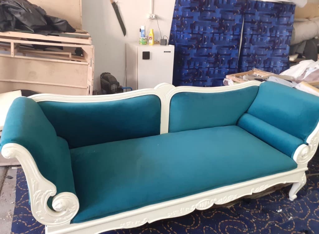 Atelier RetapiteRO — retapițare canapele și tapițerie